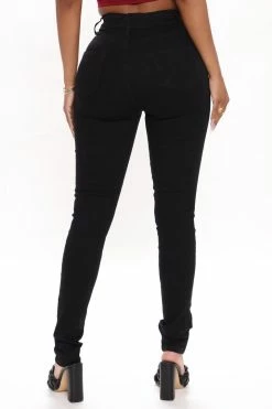 Flash Sale ๐ Fashion Nova Drive To The Ocean ๐ Jeans - Black ๐ 21 Fashion Nova Drive To The Ocean Jeans - Black