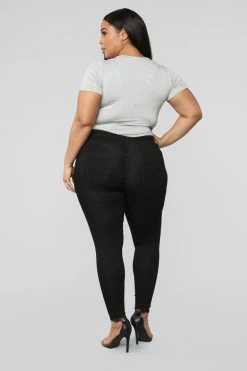 Fashion Nova Classic Mid Rise Skinny Jeans - Black