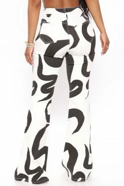 Fashion Nova Act Natural Flare Jeans - Black/White