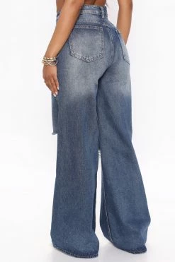 Fashion Nova What's The Deal 90's Baggy Jeans - Medium Wash
