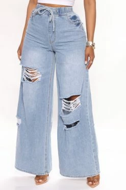 Fashion Nova Easy Does It 90's Baggy Jeans - Light Wash