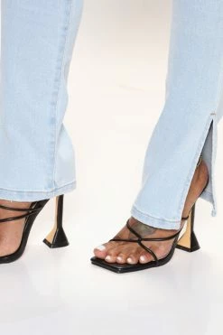 Fashion Nova Naomi Ultra Stretch Slim Straight Jeans - Light Wash Skinny Jeans