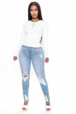 Fashion Nova Kaitlyn Sculpting Skinny Jeans - Light Blue Wash