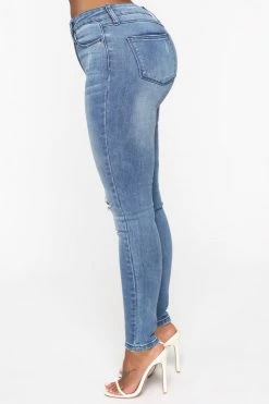 Fashion Nova Sweet Cheeks Ankle Jeans - Medium Blue Wash