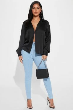 Fashion Nova Keep A Secret Stretch Skinny Jeans - Light Blue Wash