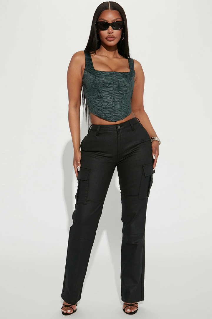 Outlet 🥰 Fashion Nova 🧥 Coated Denim Cargo Straight Leg 👖 Jeans - Black 🥰 3 Fashion Nova Coated Denim Cargo Straight Leg Jeans - Black