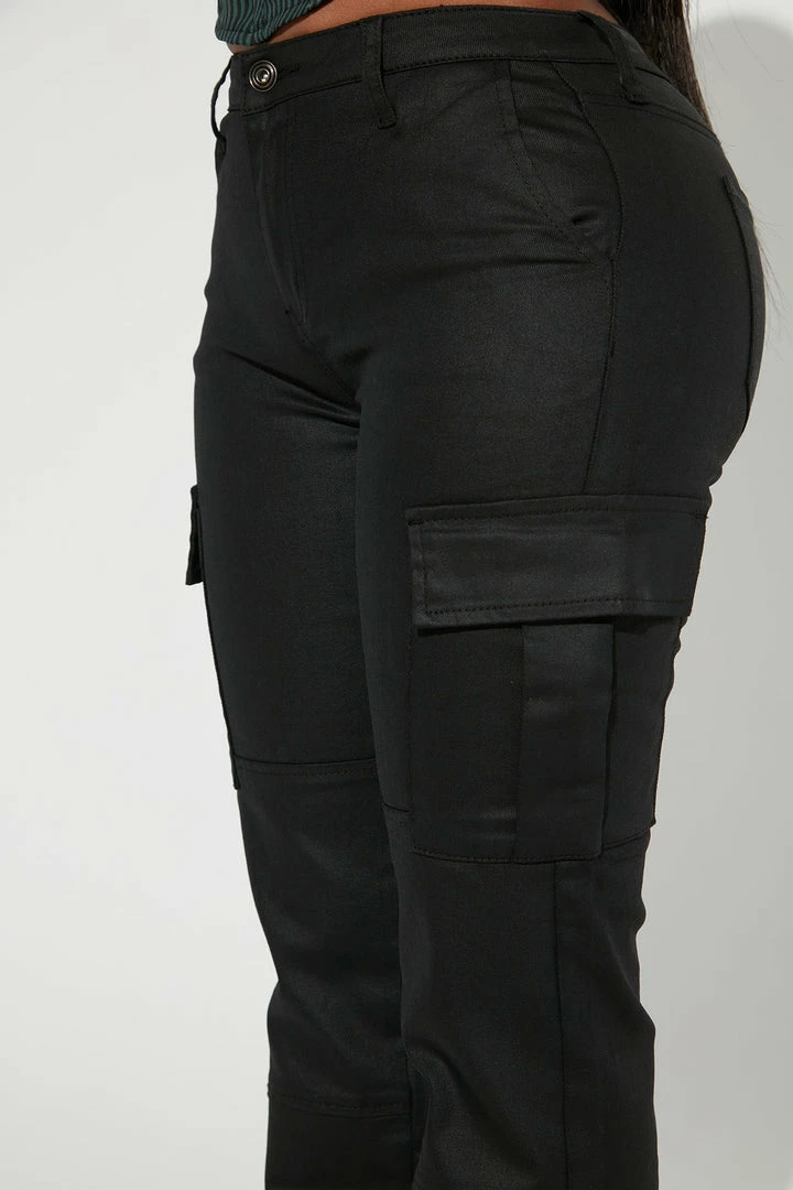 Outlet 🥰 Fashion Nova 🧥 Coated Denim Cargo Straight Leg 👖 Jeans - Black 🥰 5 Fashion Nova Coated Denim Cargo Straight Leg Jeans - Black