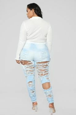 Cheap 🎉 Fashion Nova Caught In Your Love Distressed 👖 Jeans - Light Blue Wash Skinny 👖 Jeans 🎁 22 Fashion Nova Caught In Your Love Distressed Jeans - Light Blue Wash Skinny Jeans