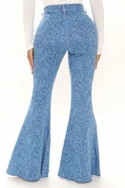 Budget 🌟 Fashion Nova Makes Me Smile Extreme Flare 👖 Jeans - Medium Blue Wash 🤩 12 Fashion Nova Makes Me Smile Extreme Flare Jeans - Medium Blue Wash