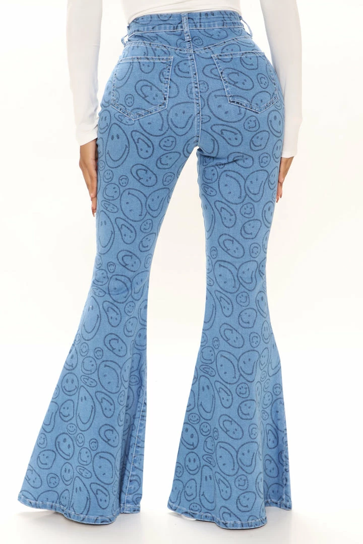 Budget 🌟 Fashion Nova Makes Me Smile Extreme Flare 👖 Jeans - Medium Blue Wash 🤩 5 Fashion Nova Makes Me Smile Extreme Flare Jeans - Medium Blue Wash