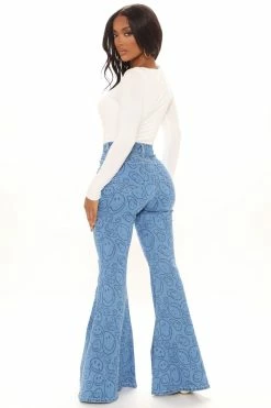 Budget 🌟 Fashion Nova Makes Me Smile Extreme Flare 👖 Jeans - Medium Blue Wash 🤩 13 Fashion Nova Makes Me Smile Extreme Flare Jeans - Medium Blue Wash