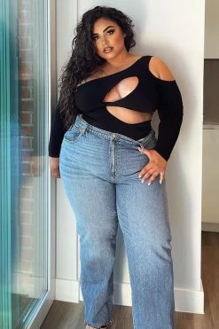 Fashion Nova 90's Babe Straight Leg Jeans - Medium Blue Wash