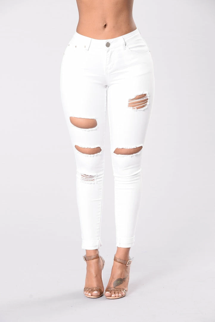 Flash Sale 💯 Fashion Nova Lifestyle 👖 Jeans - White Skinny 👖 Jeans 🛒 4 Fashion Nova Lifestyle Jeans - White Skinny Jeans