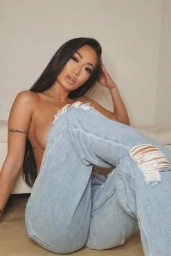 Cheap 🛒 Fashion Nova Never Letting Go Distressed Boyfriend 👖 Jeans - Light Blue Wash Baggy 👖 Jeans 👍 15 Fashion Nova Never Letting Go Distressed Boyfriend Jeans - Light Blue Wash Baggy Jeans